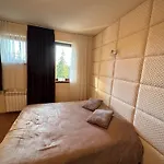 гранд ризорт с камином и видом на лес Apartment