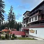 Apartment гранд ризорт с камином и видом на лес *