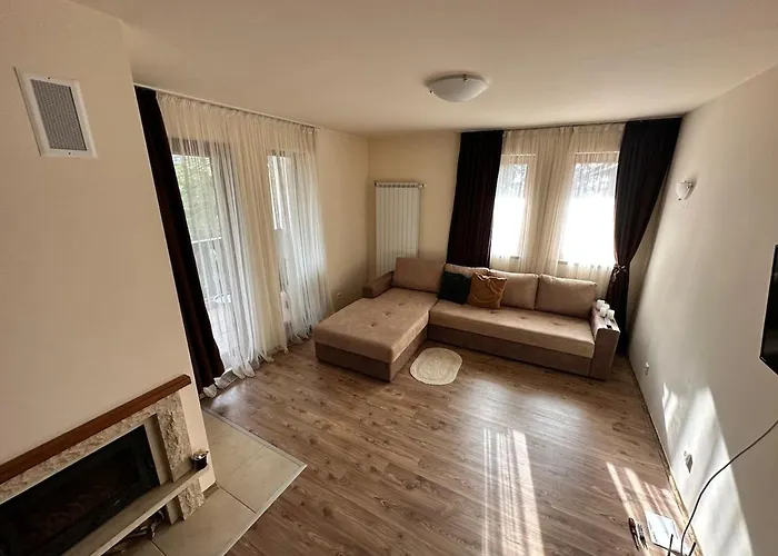 гранд ризорт с камином и видом на лес Apartmán *