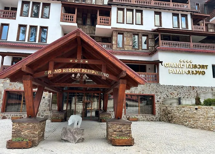 гранд ризорт с камином и видом на лес Apartmán *